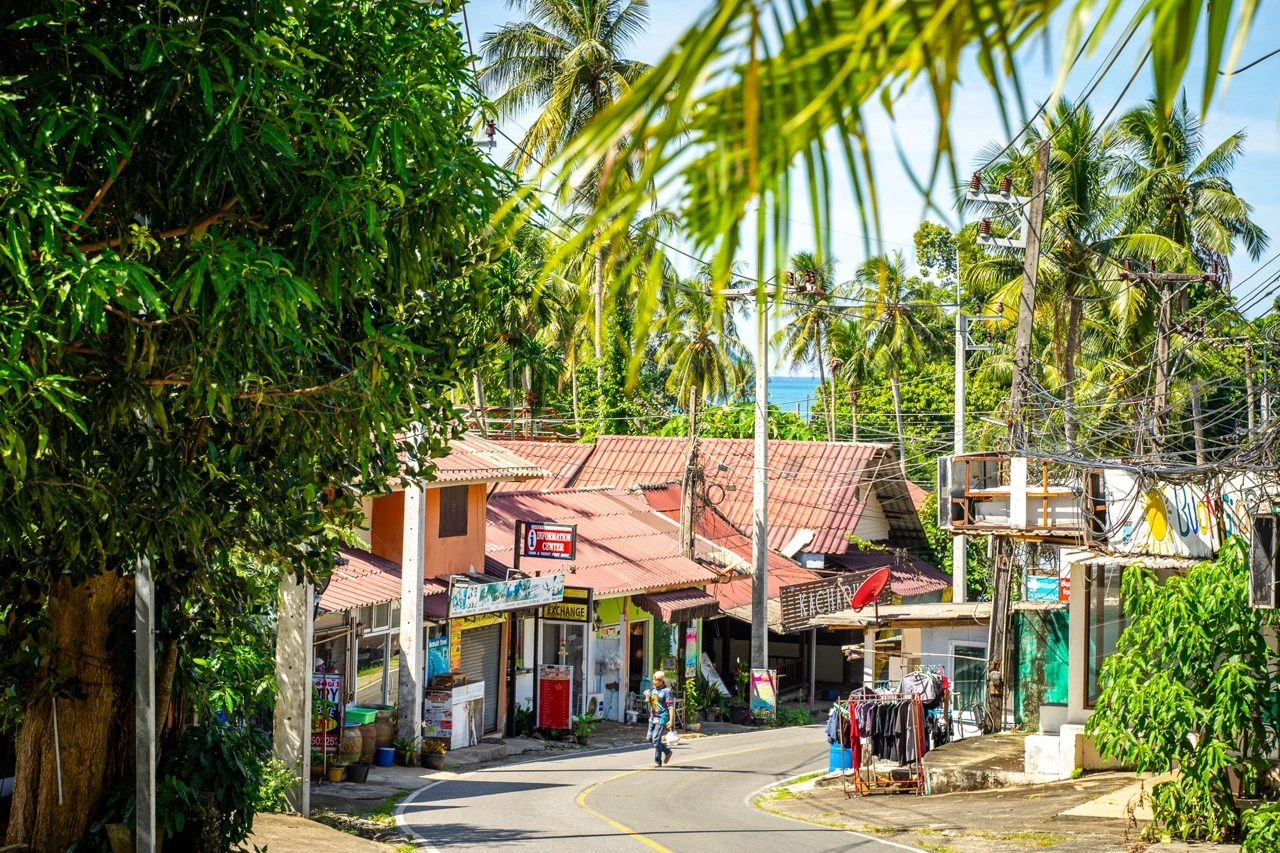 Digital Nomad Working from Paradise - Remote Work on Koh Chang Island